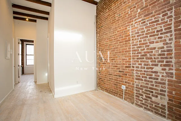 Rented by Zone Corp | media 28