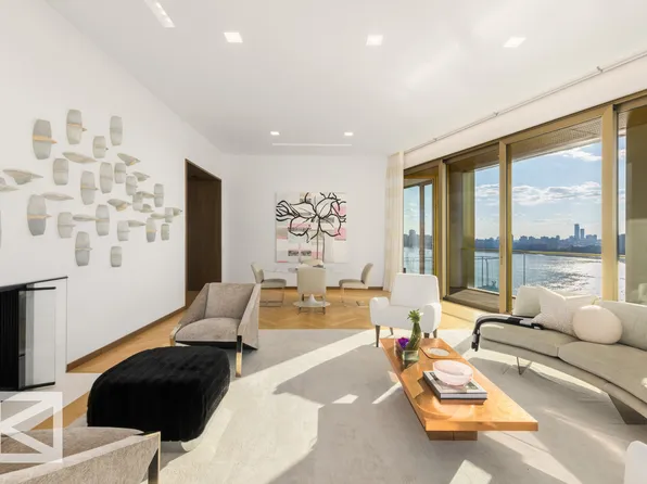 551 West 21st Street image 6 of 31