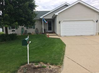 1009 Glenview Dr, Earlville, IL 60518