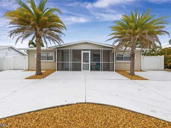 12179 Boat Shell Dr, Matlacha Isles, FL 33991
