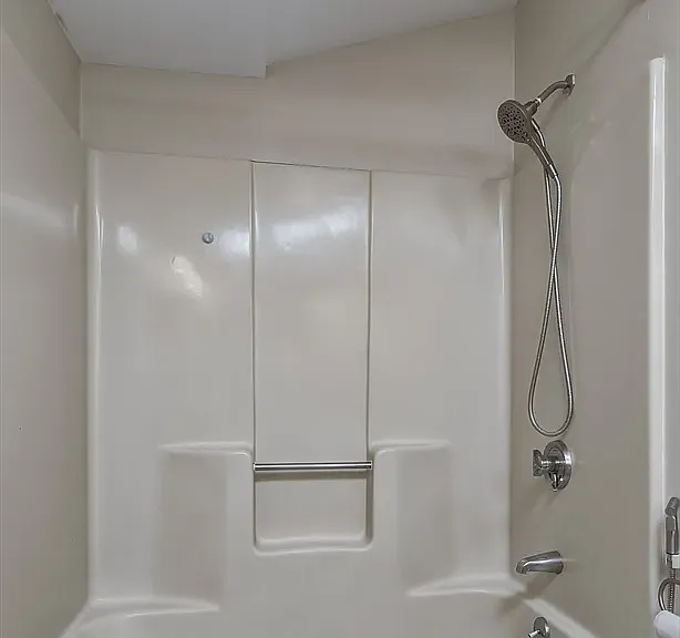 4 bed, 2.5 bath, 1917 sqft, $3,600 — Photo 2