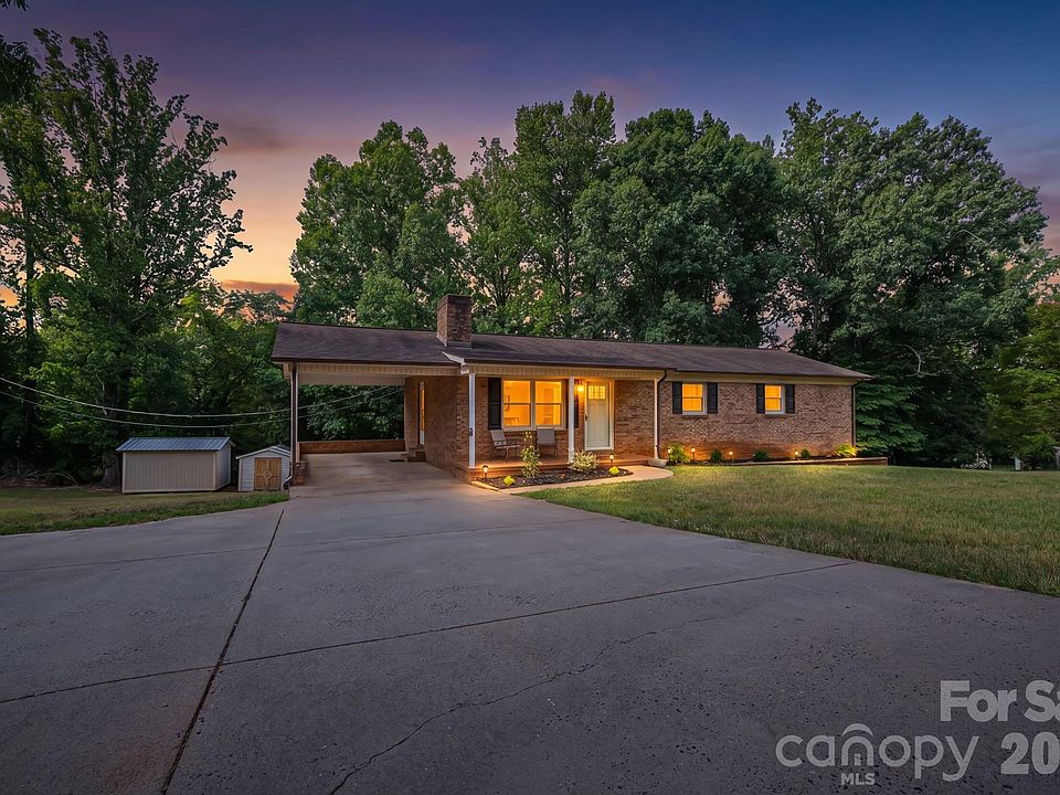 1st image of 896 Cedarline Dr