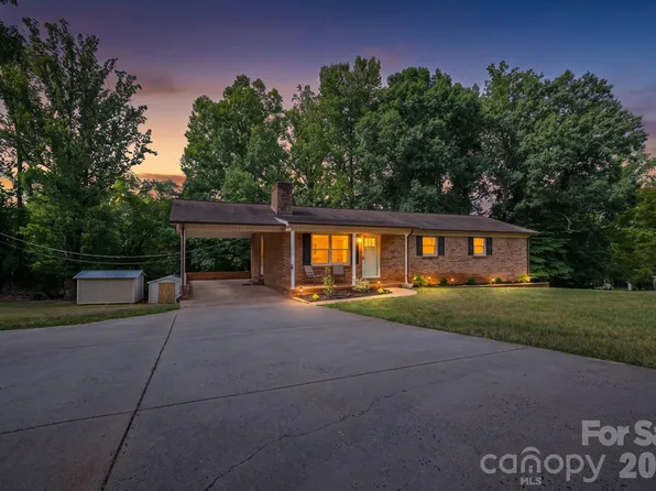 896 Cedarline Dr, Shelby, NC 28150