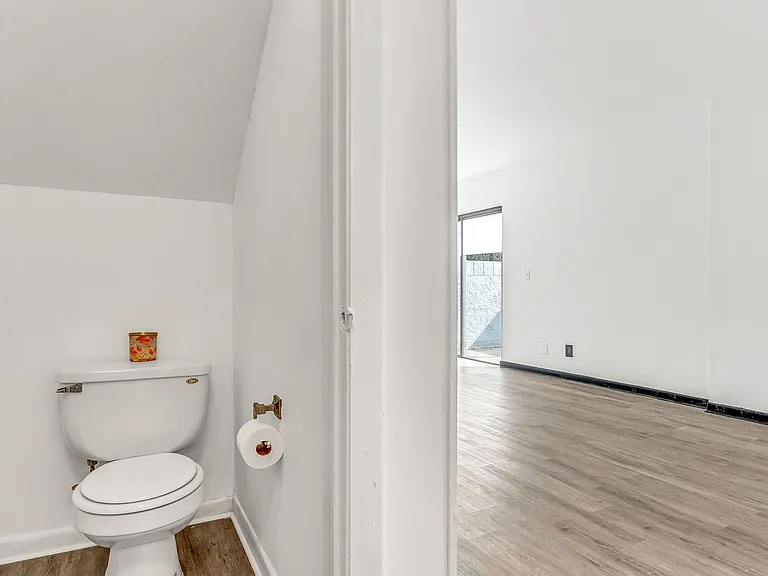 8800 Bardmoor Blvd #12 — Photo 16
