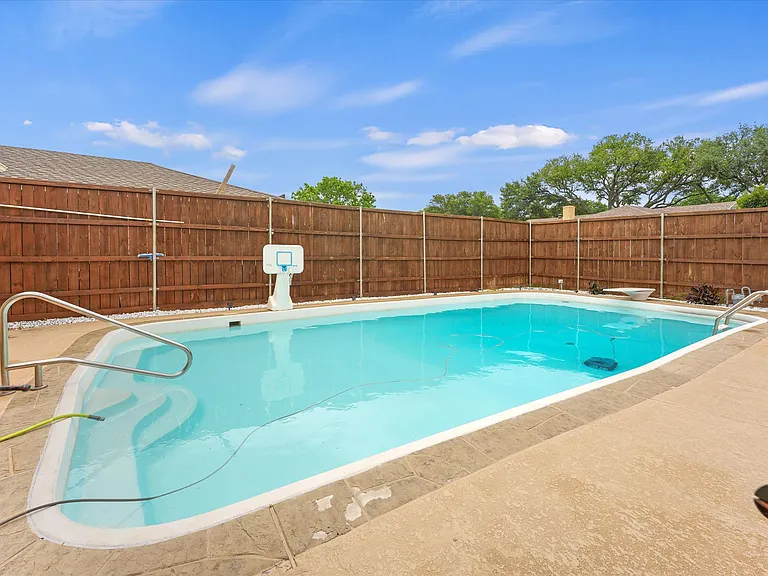 1426 Lexington Dr — Photo 21