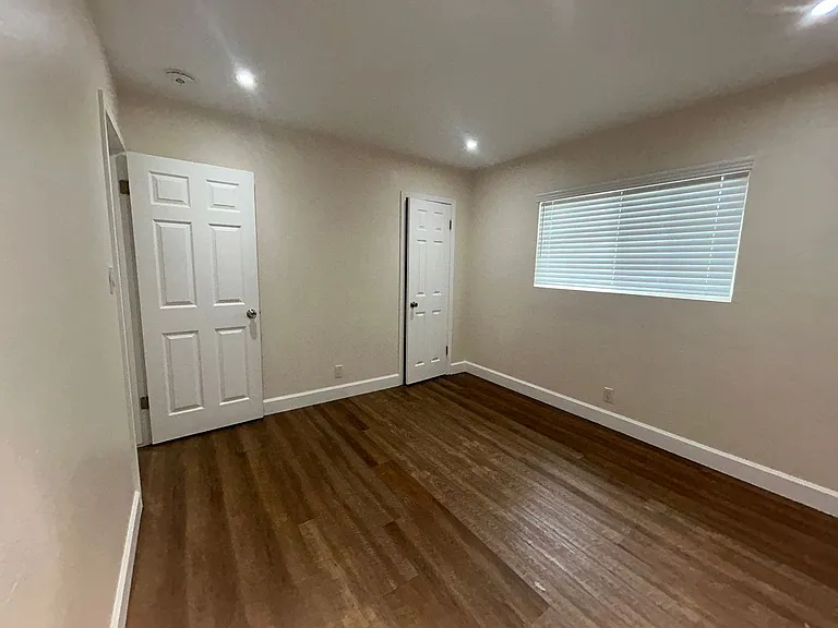 8842 Enloe Ave — Photo 13