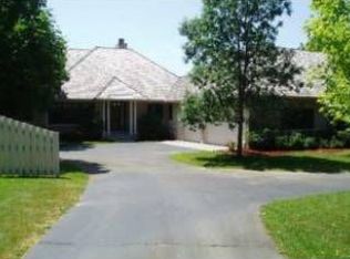 20445 Radisson Rd, Shorewood, MN 55331