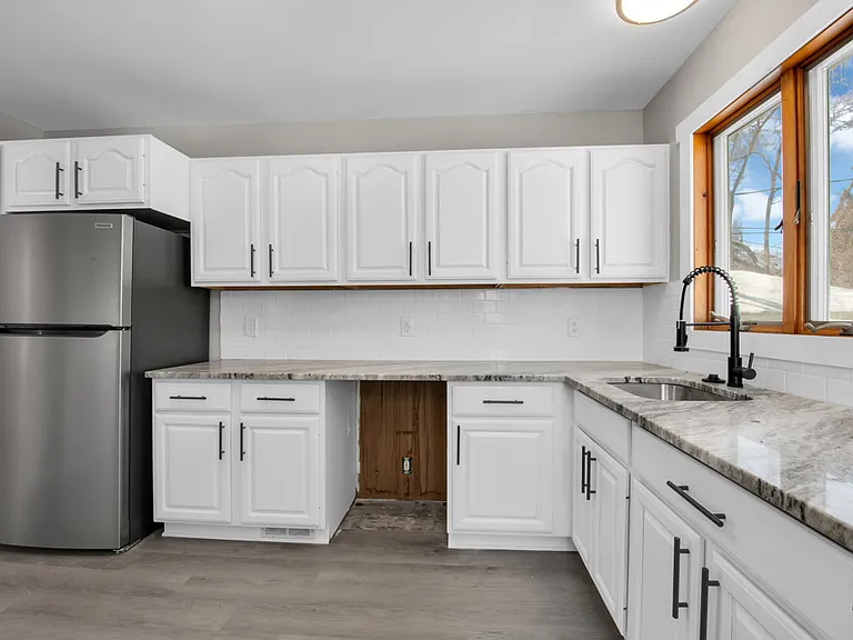 429 Linden Ave — Photo 11