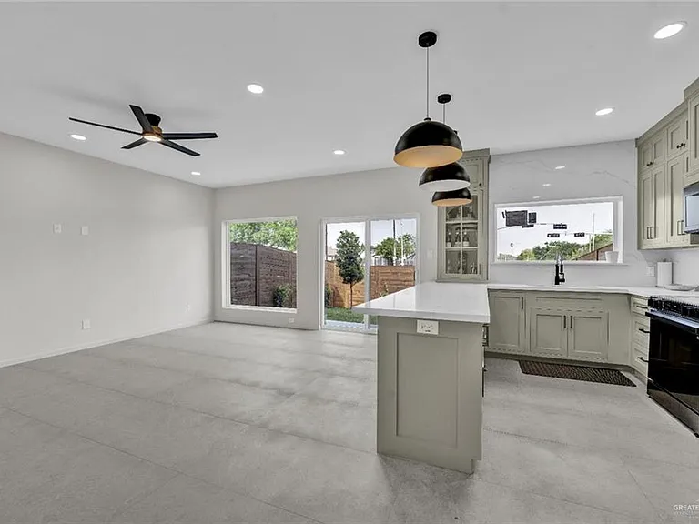 920 S Bicentennial Blvd — Photo 11