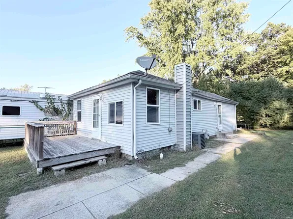 7350/7360 Elm Dr, Walkerton, IN 46574