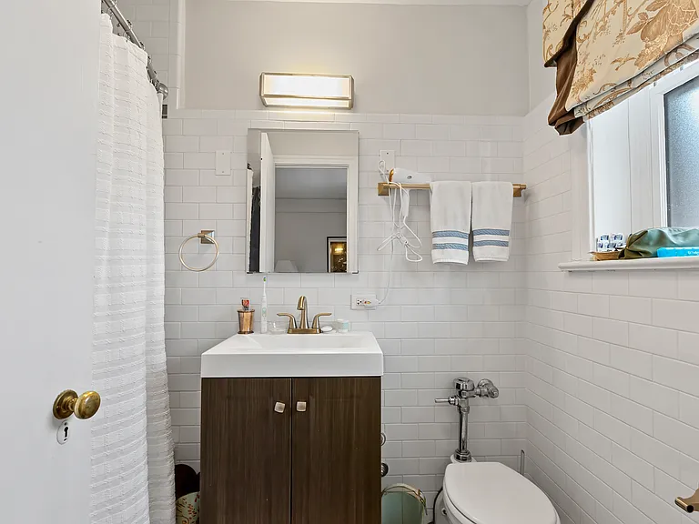 534 W Startford Pl — Photo 42
