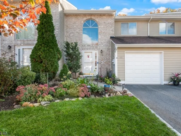 132 Castle Ridge Dr, East Hanover Twp., NJ 07936