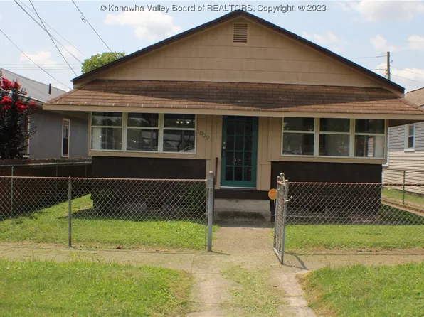 1009 D St, South Charleston, WV 25303