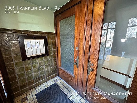 3rd image of 7009 Franklin Blvd APT 3