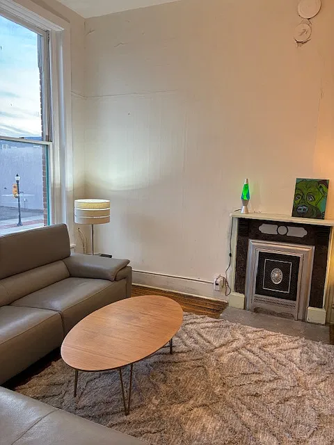 2 bed, 800 sqft, $1,275 — Photo 2