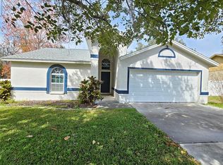 3808 Creek Woods Dr, Plant City, FL 33563