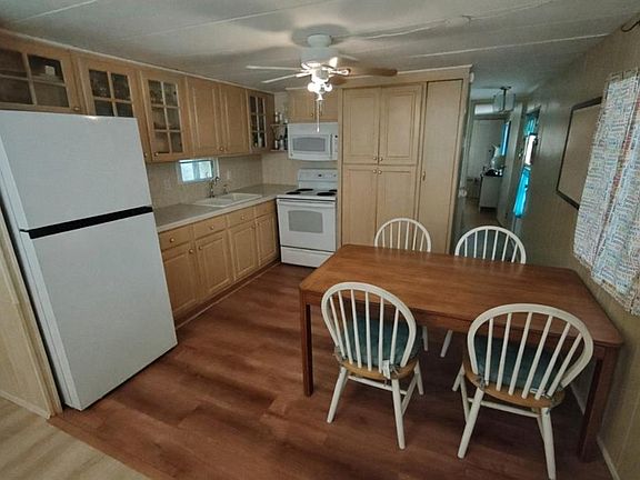 5th image of 1600 N Old Coachman Rd #806