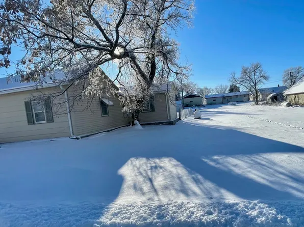 309 W 1st St, Kimball, SD 57355