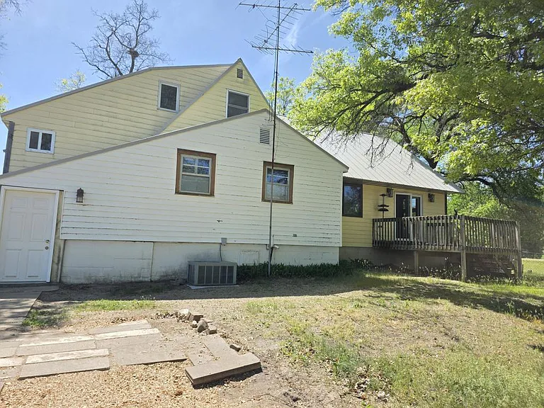 11934 Goodview Ave — Photo 24