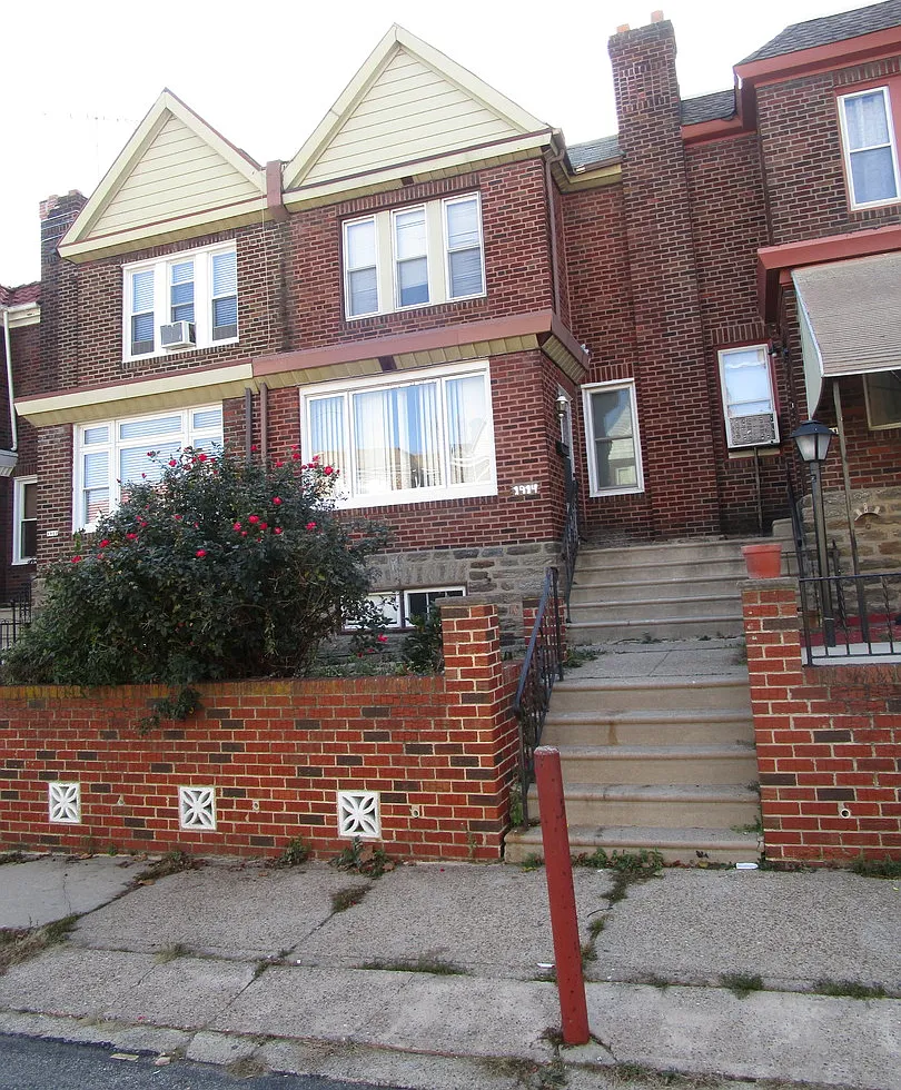 Lovely Row - Oak Lane — Photo 4