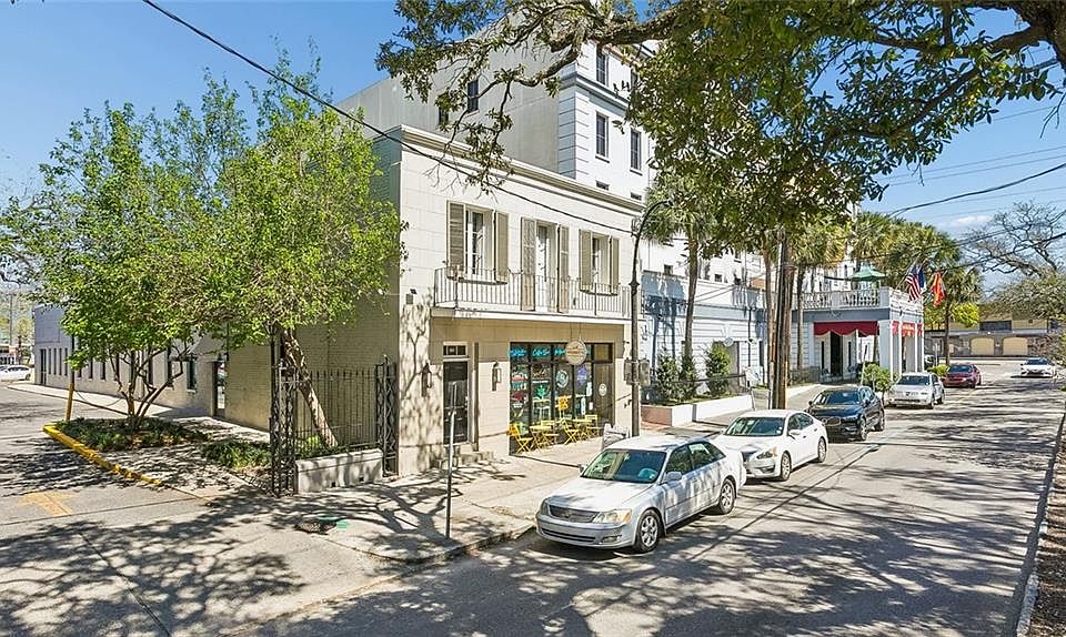 1st image of 427 Esplanade Ave #101