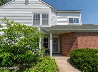 100 Lauralton St, Lake Bluff, IL 60044