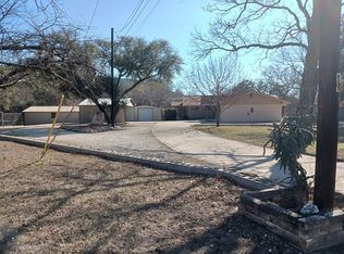125 Fawn Valley Ln, Kerrville, TX 78028