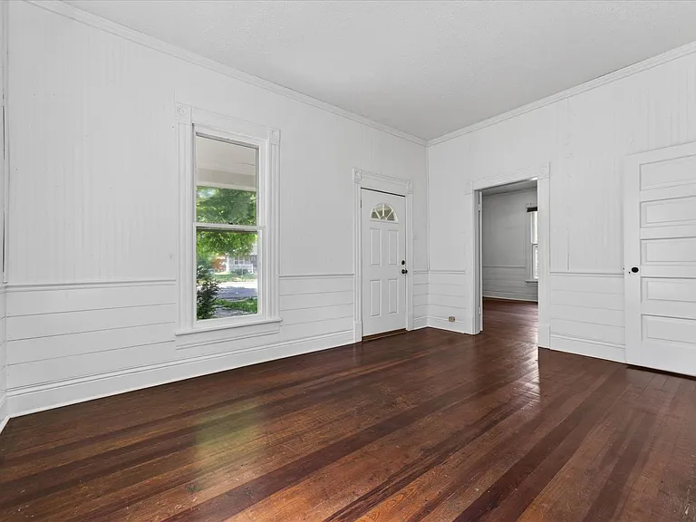 132 S McPherson St — Photo 8