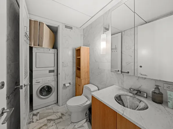 18 West 48th Street image 7 of 8