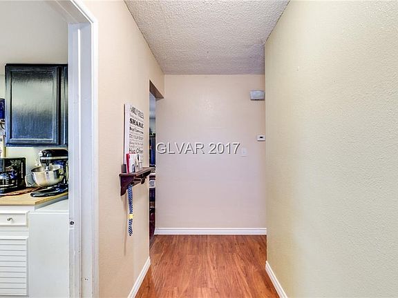 5th image of 384 Upland Blvd