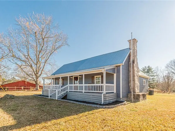 575 Five Points Rd, Buchanan, GA 30113