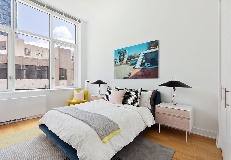 1st image of 4322 Queens St APT 4210