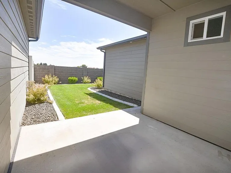 2730 Friesian Ct — Photo 24