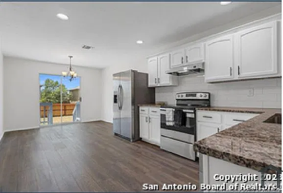 4 bed, 2212 sqft, $2,700 — Photo 3