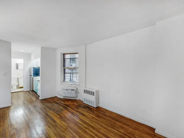 324 East 35th Street image 1 of 15