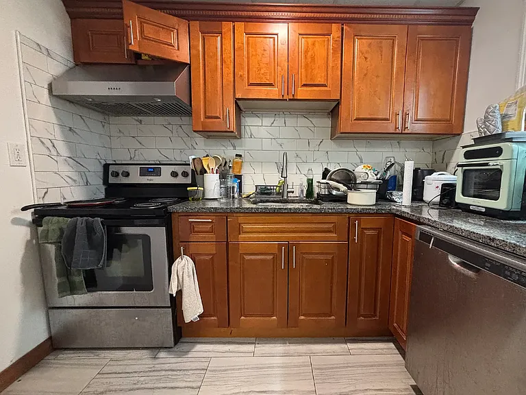 35 Jefferson St #1 — Photo 6