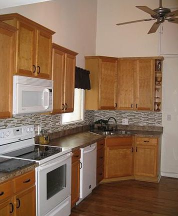Updated Kitchen with plenty of counter/cabinet spa