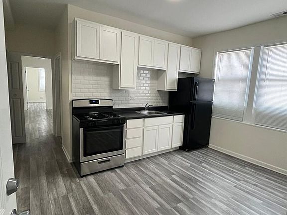 2nd image of 4001 Pulaski St #11355185