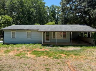 3252 9th Avenue Dr NW, Hickory, NC 28601