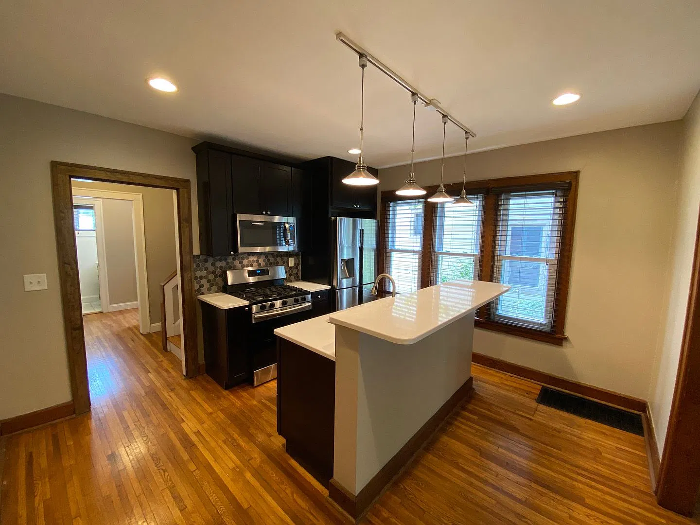 E 15th Ave 425-427 TNB — Photo 1