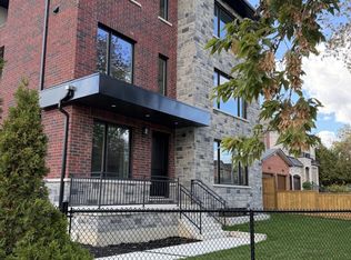 25 Oxford St #3, Richmond Hill, ON L4C4L6