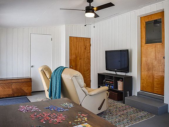 5th image of 1011 Melrose Dr