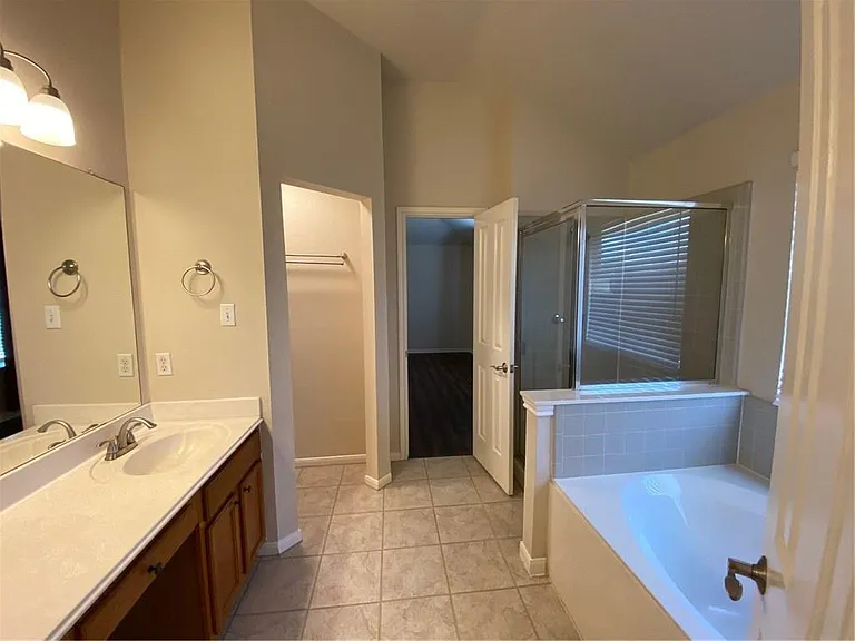 8811 Glen Canyon Dr — Photo 24