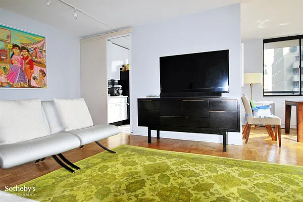Rented by Sotheby's International Realty | media 12