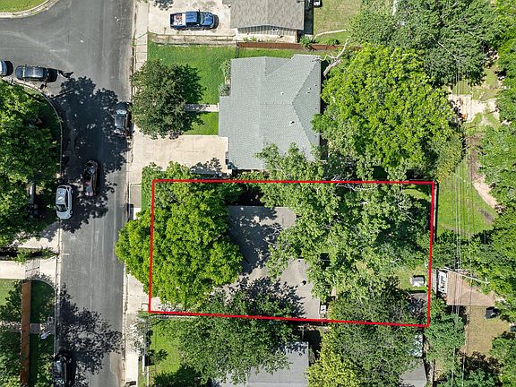3rd image of 1122 Spur St #D