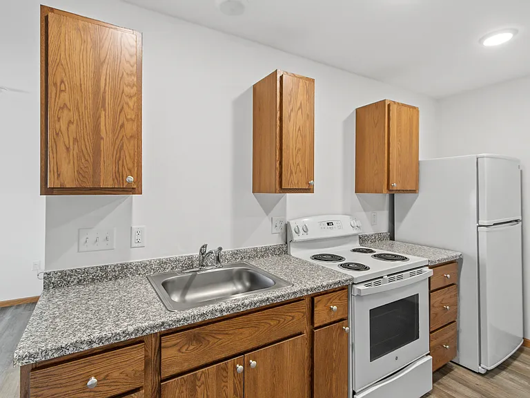 1445 Peterson Dr #204 — Photo 2