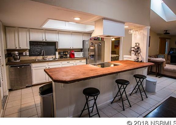 2nd image of 2611 Silver Palm Dr