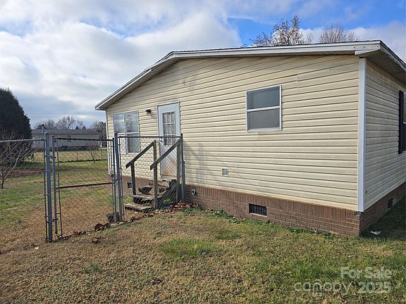 4th image of 125 Chesapeake Dr