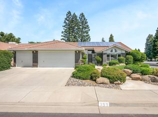 399 Amber Ave, Clovis, CA 93611