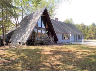 11 Gardner Rd, Hubbardston, MA 01452